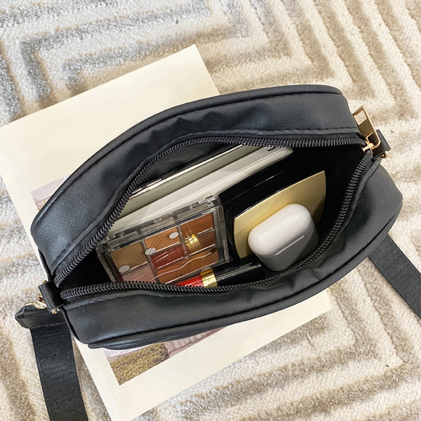 TRENDY CROSSBODY BAG